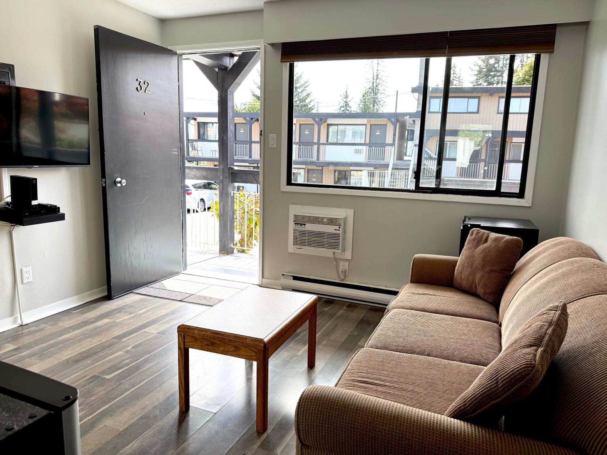 Departure Bay Motel นาไนโม ภายนอก รูปภาพ