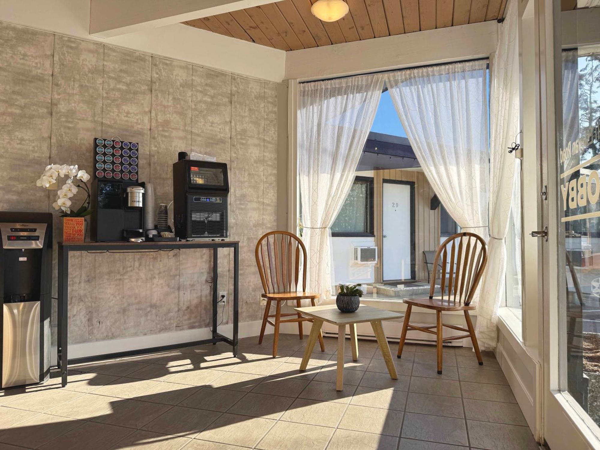 Departure Bay Motel นาไนโม ภายนอก รูปภาพ